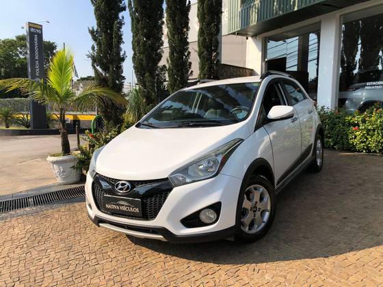 HYUNDAI HB20X 1.6 16V PREMIUM FLEX 4P AUTOMÁTICO